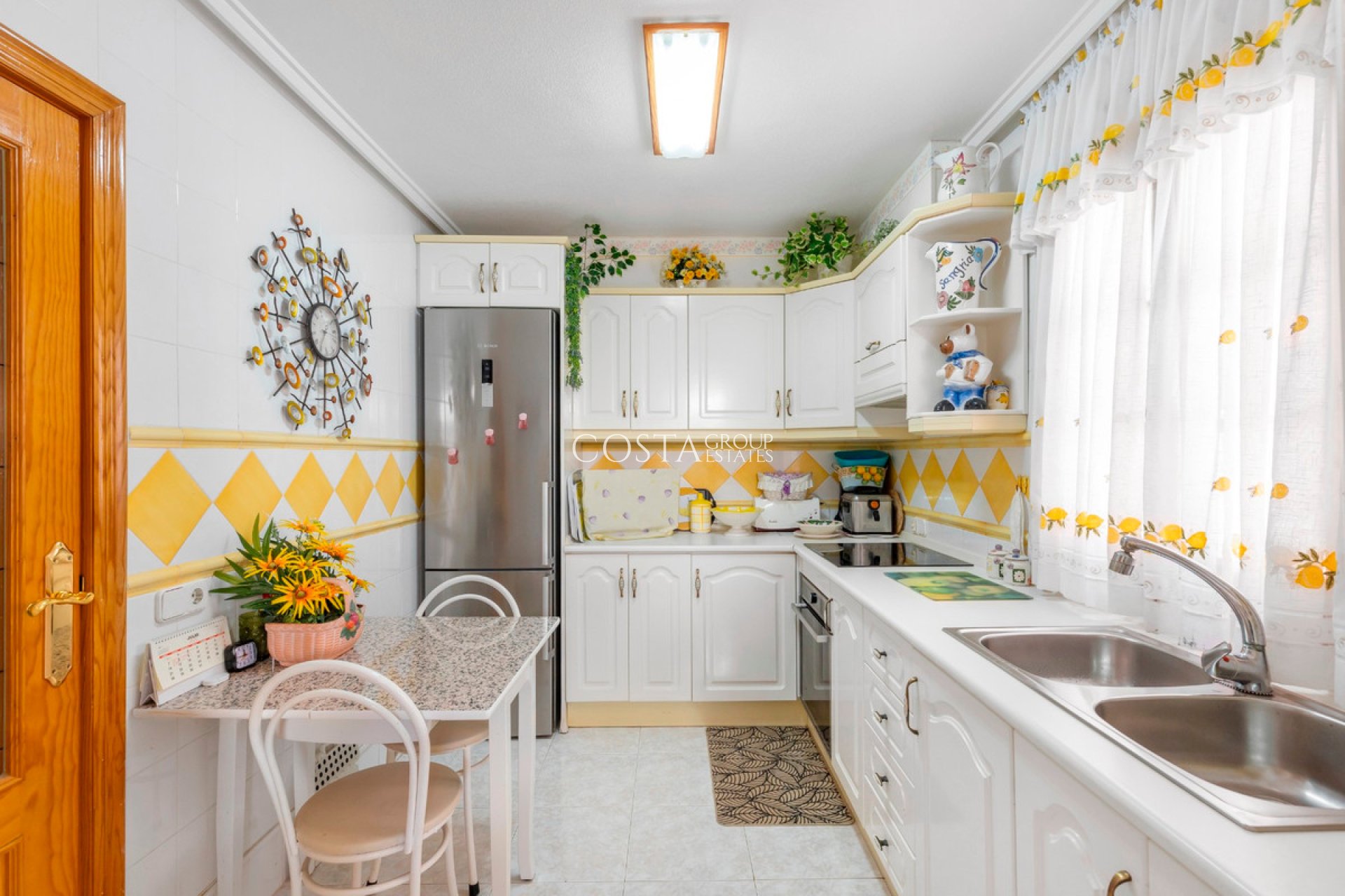 Resale - Villa -
Torrevieja - Torrevieja Centro