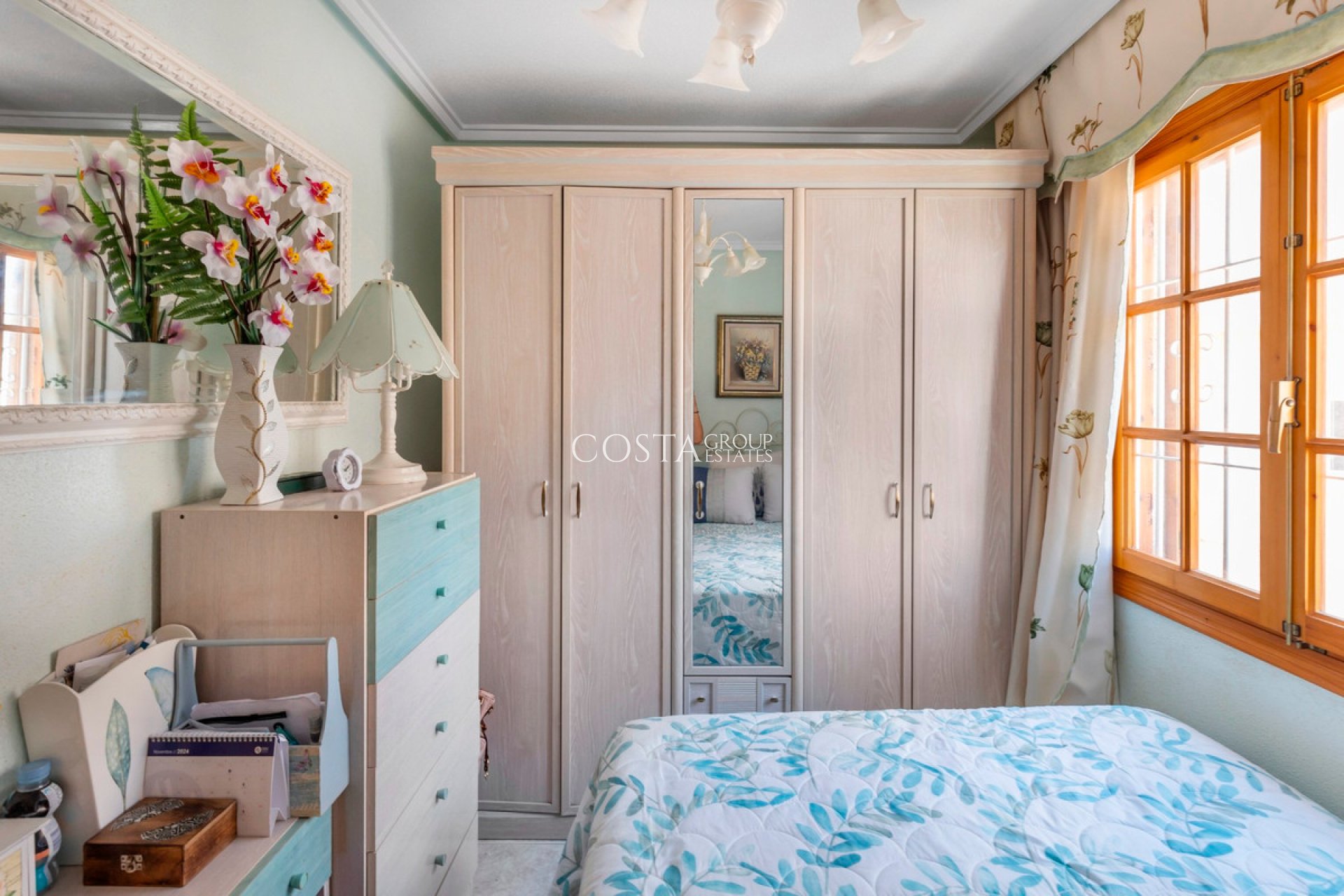 Resale - Villa -
Torrevieja - Torrevieja Centro