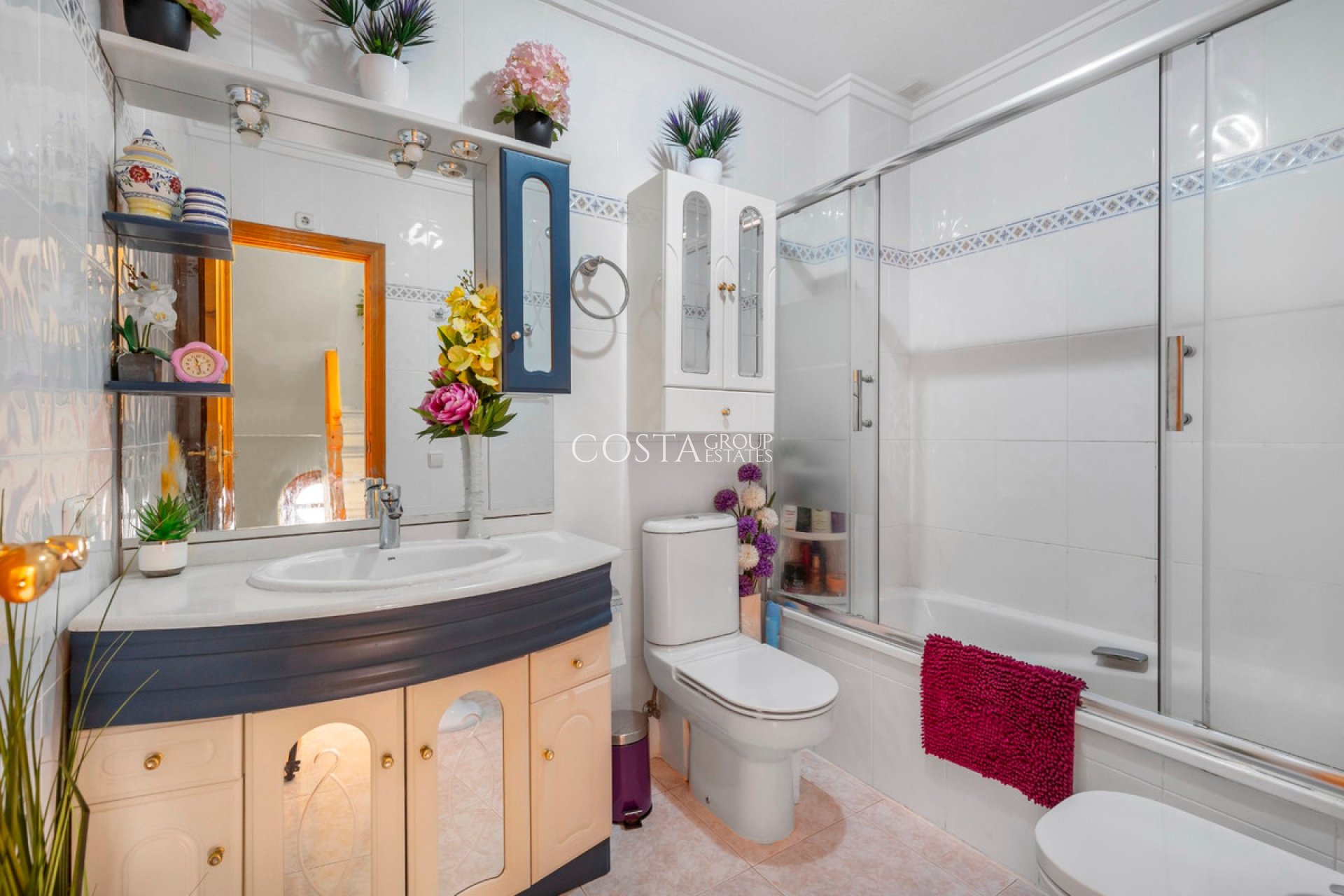 Resale - Villa -
Torrevieja - Torrevieja Centro