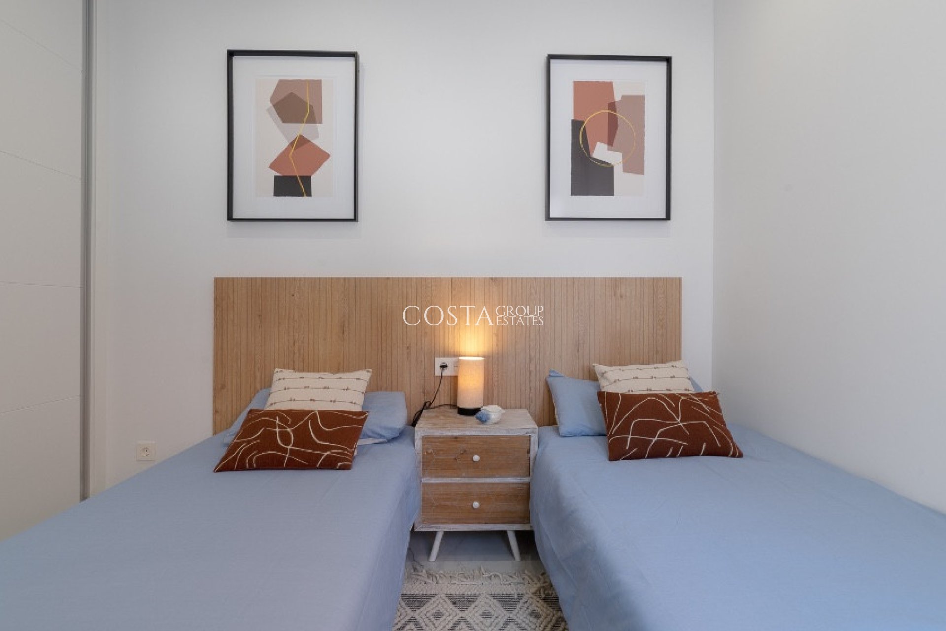 Resale - Villa -
Torrevieja - Torrevieja Centro