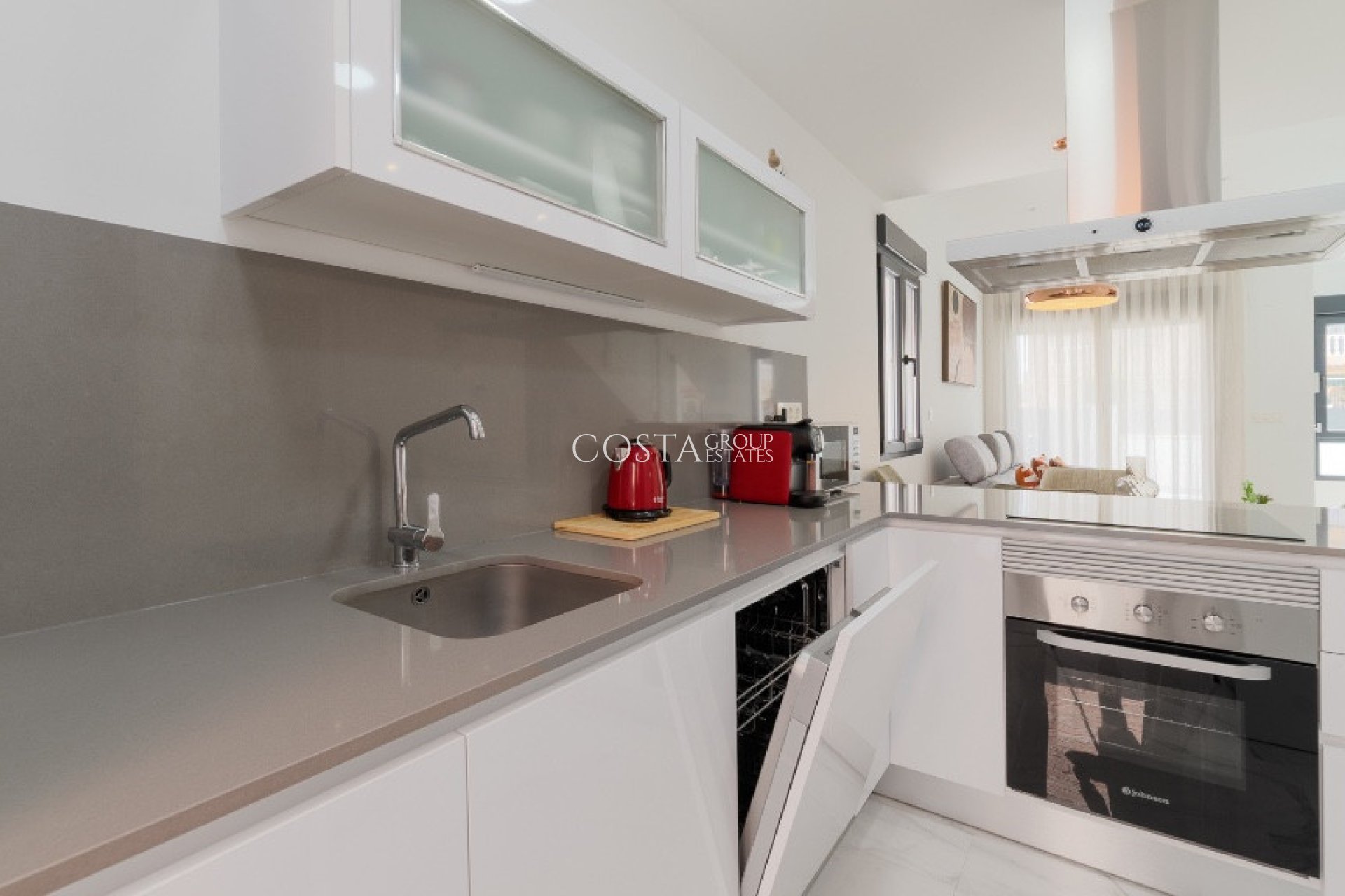 Resale - Villa -
Torrevieja - Torrevieja Centro