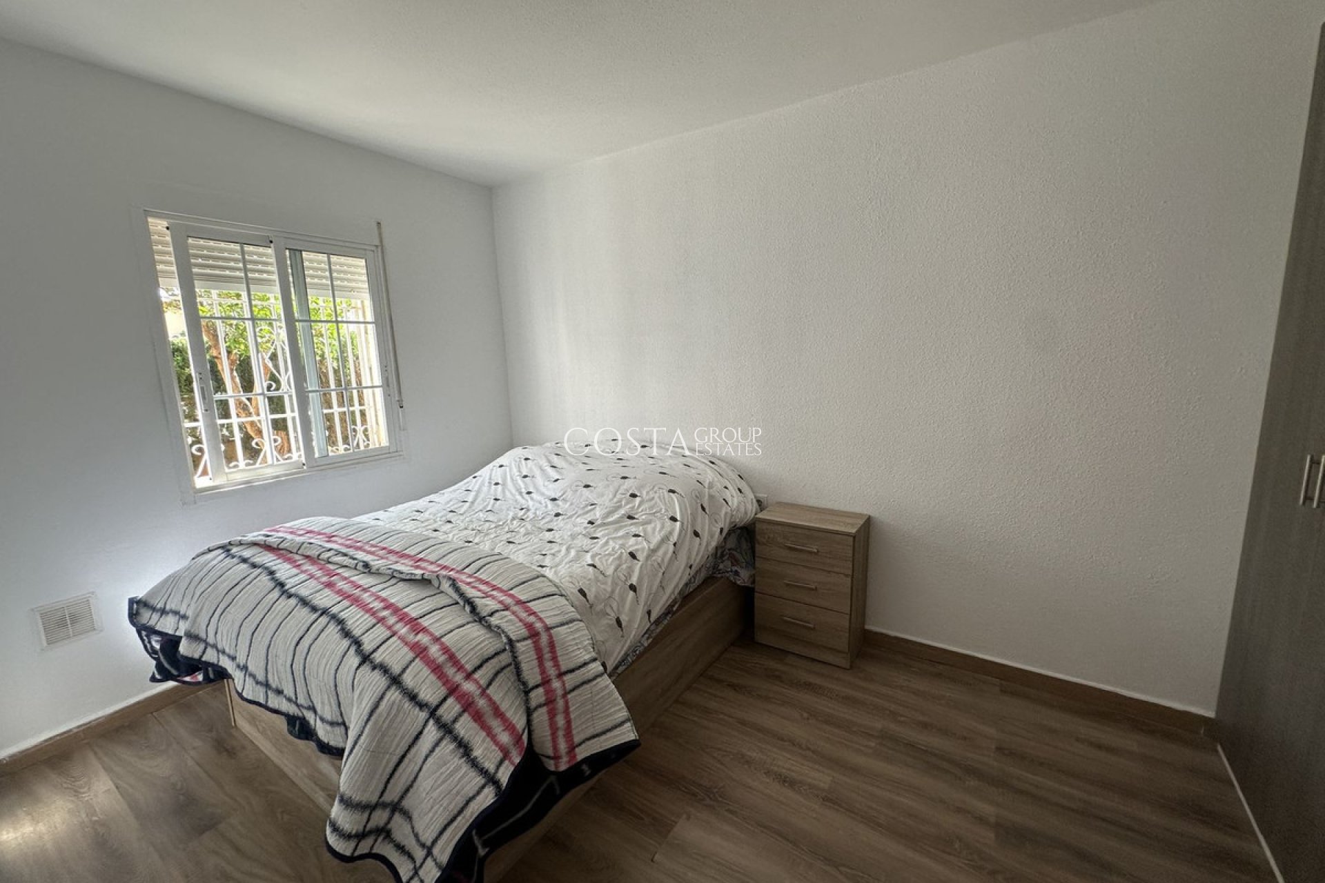 Resale - Villa -
Torrevieja - Torrevieja Centro