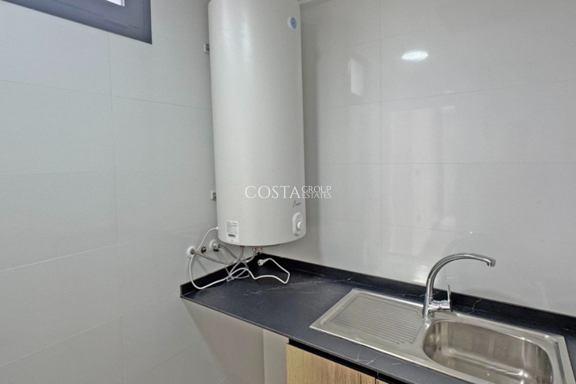 Resale - Villa -
Torrevieja - Torrevieja Centro