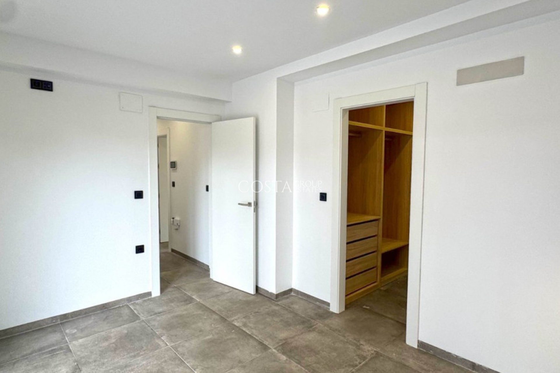 Resale - Villa -
Torrevieja - Torrevieja Centro