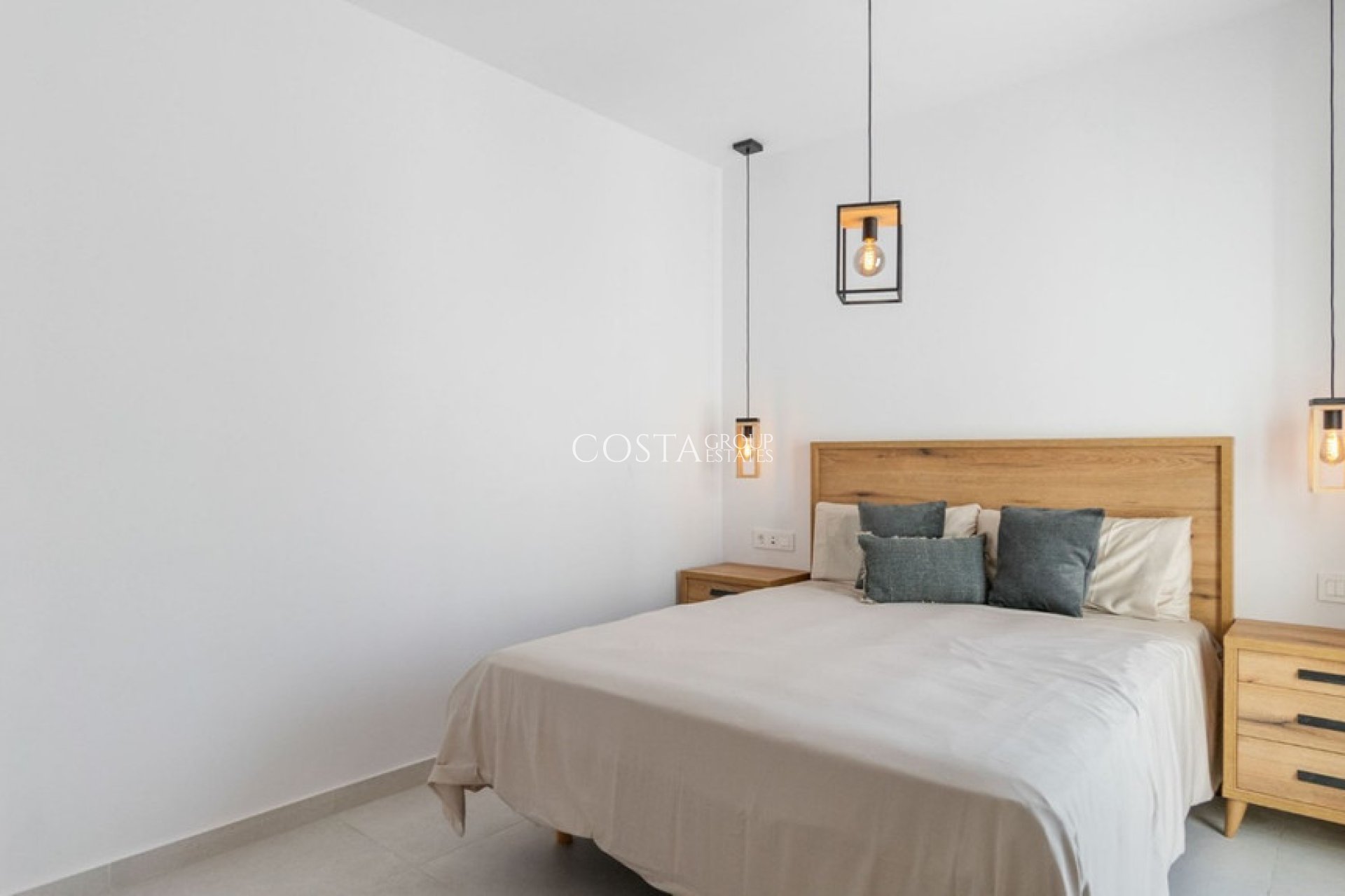 Resale - Villa -
Torrevieja - Torrevieja Centro