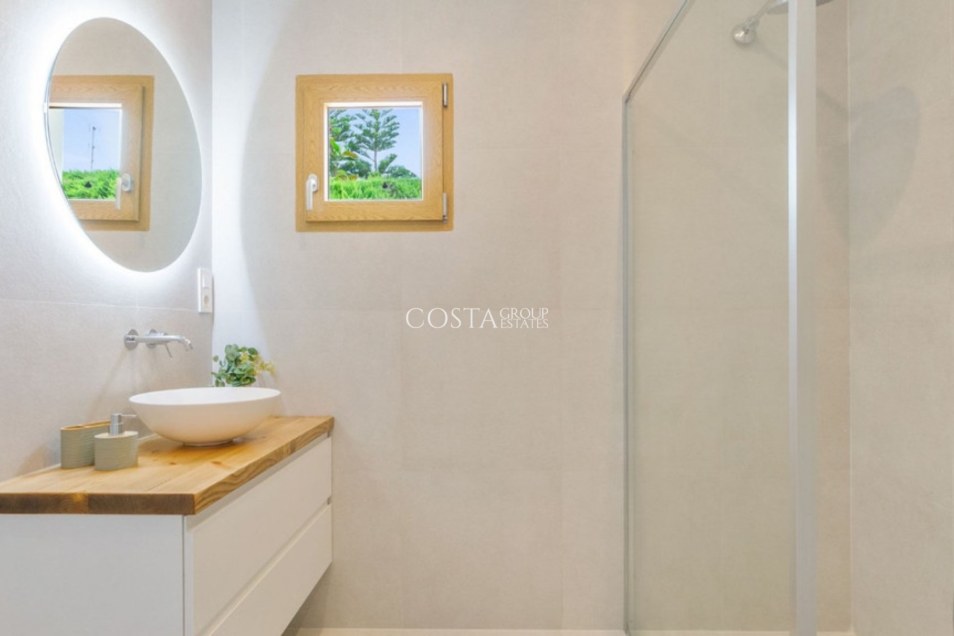 Resale - Villa -
Torrevieja - Torrevieja Centro