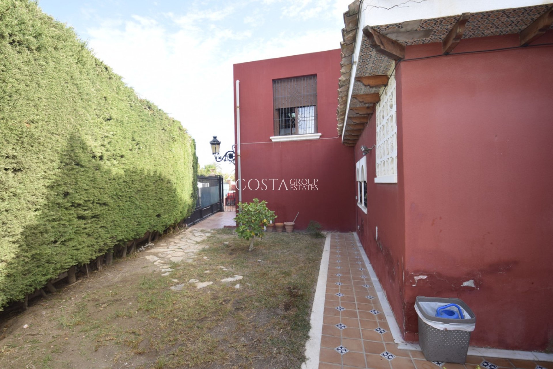 Resale - Villa -
Torrevieja - Torrevieja Centro