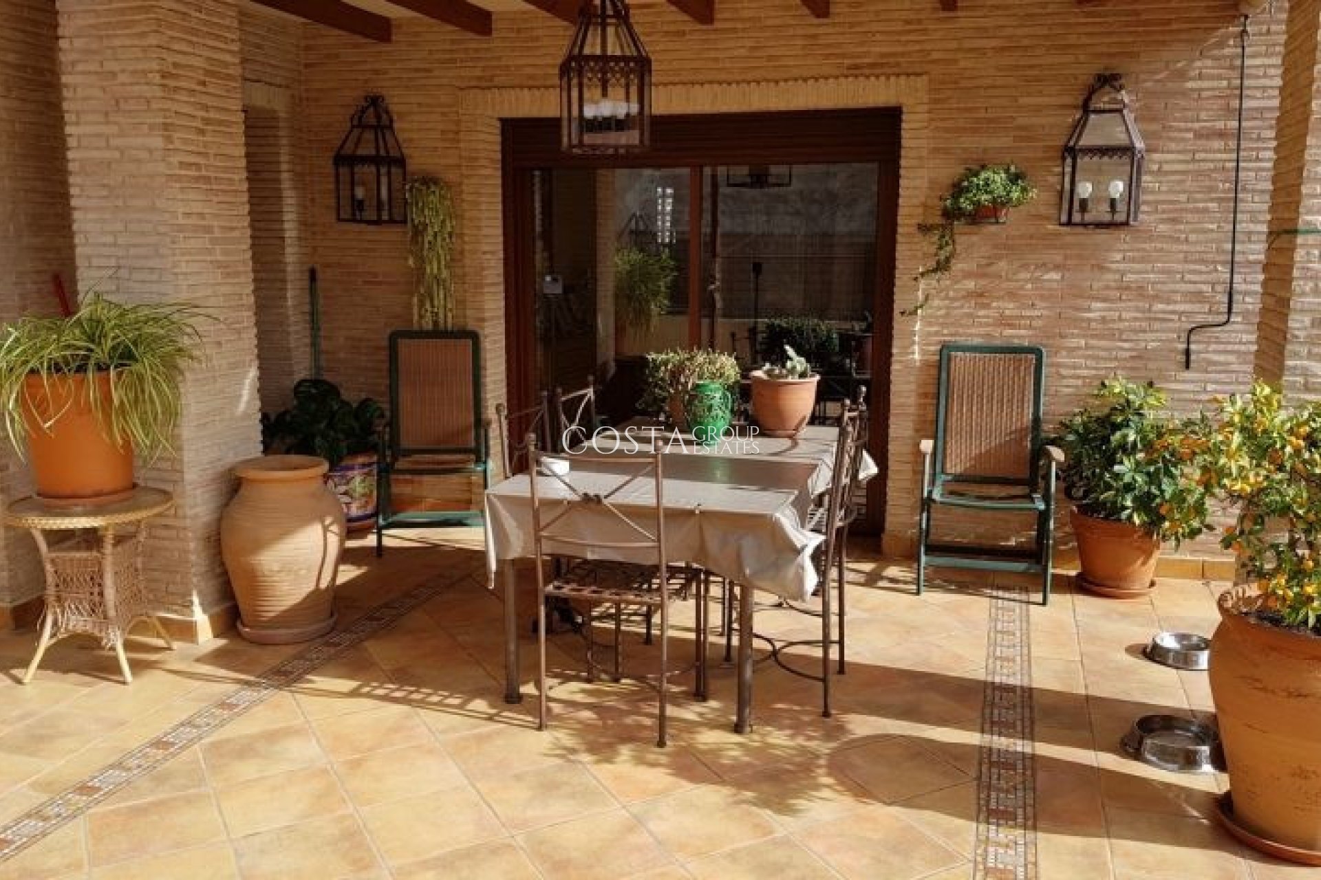 Resale - Villa -
Torrevieja - Torrevieja Centro