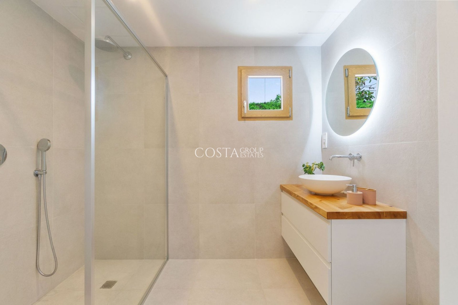 Resale - Villa -
Torrevieja - Torrevieja Centro