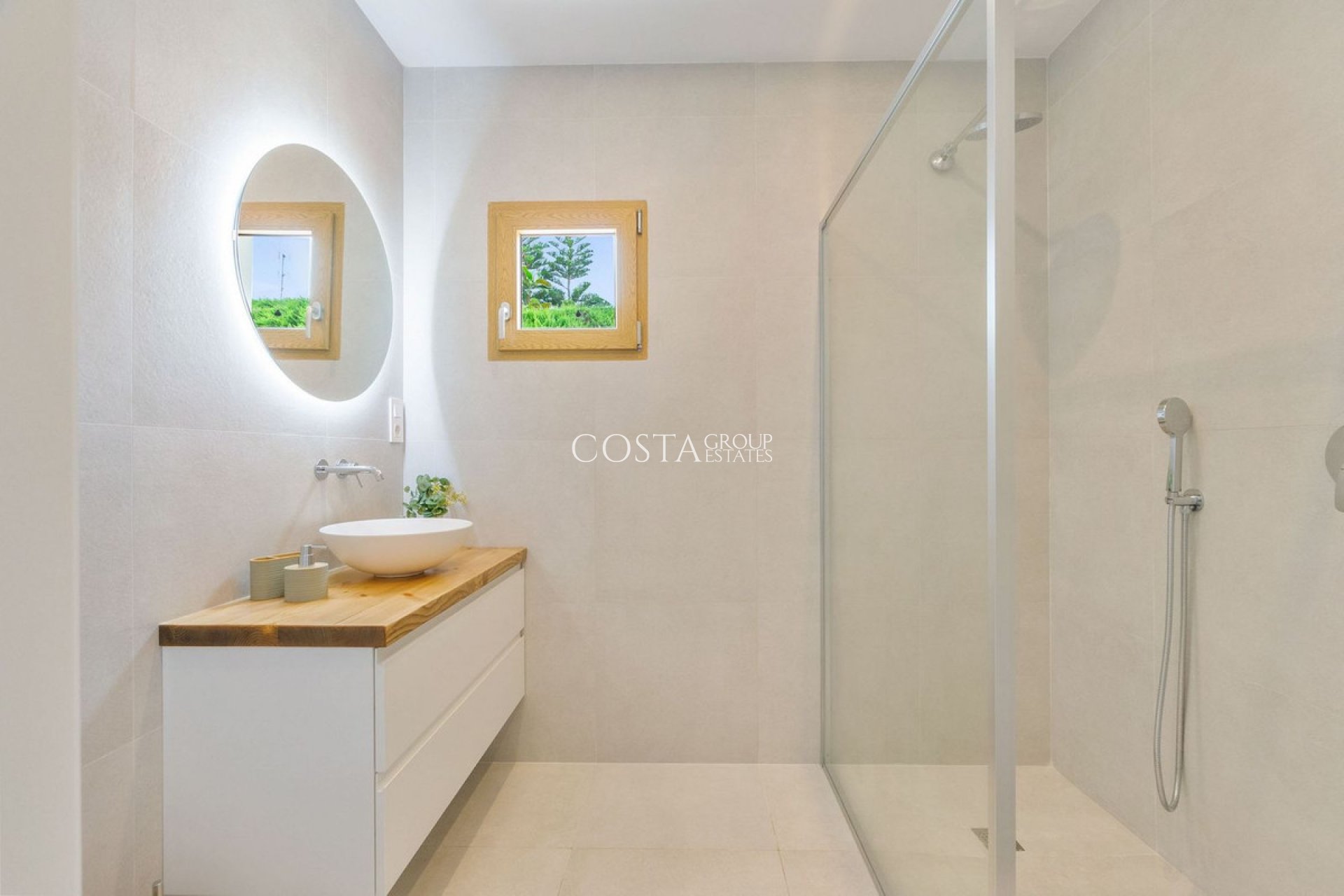 Resale - Villa -
Torrevieja - Torrevieja Centro