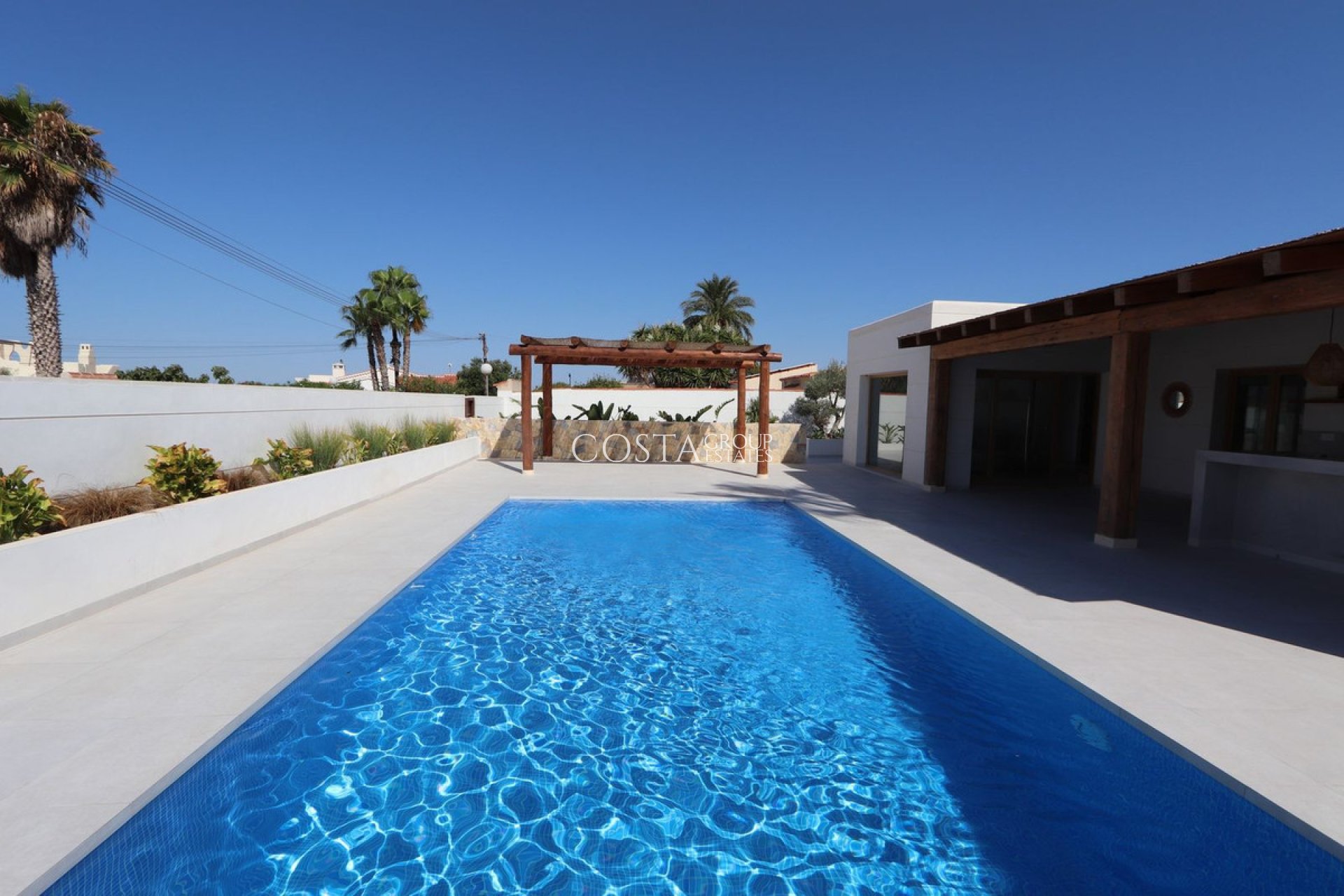 Resale - Villa -
Torrevieja - Torrevieja Centro