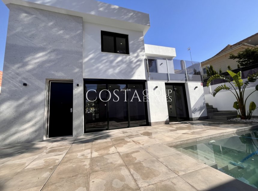 Resale - Villa -
Torrevieja - Torrevieja Centro