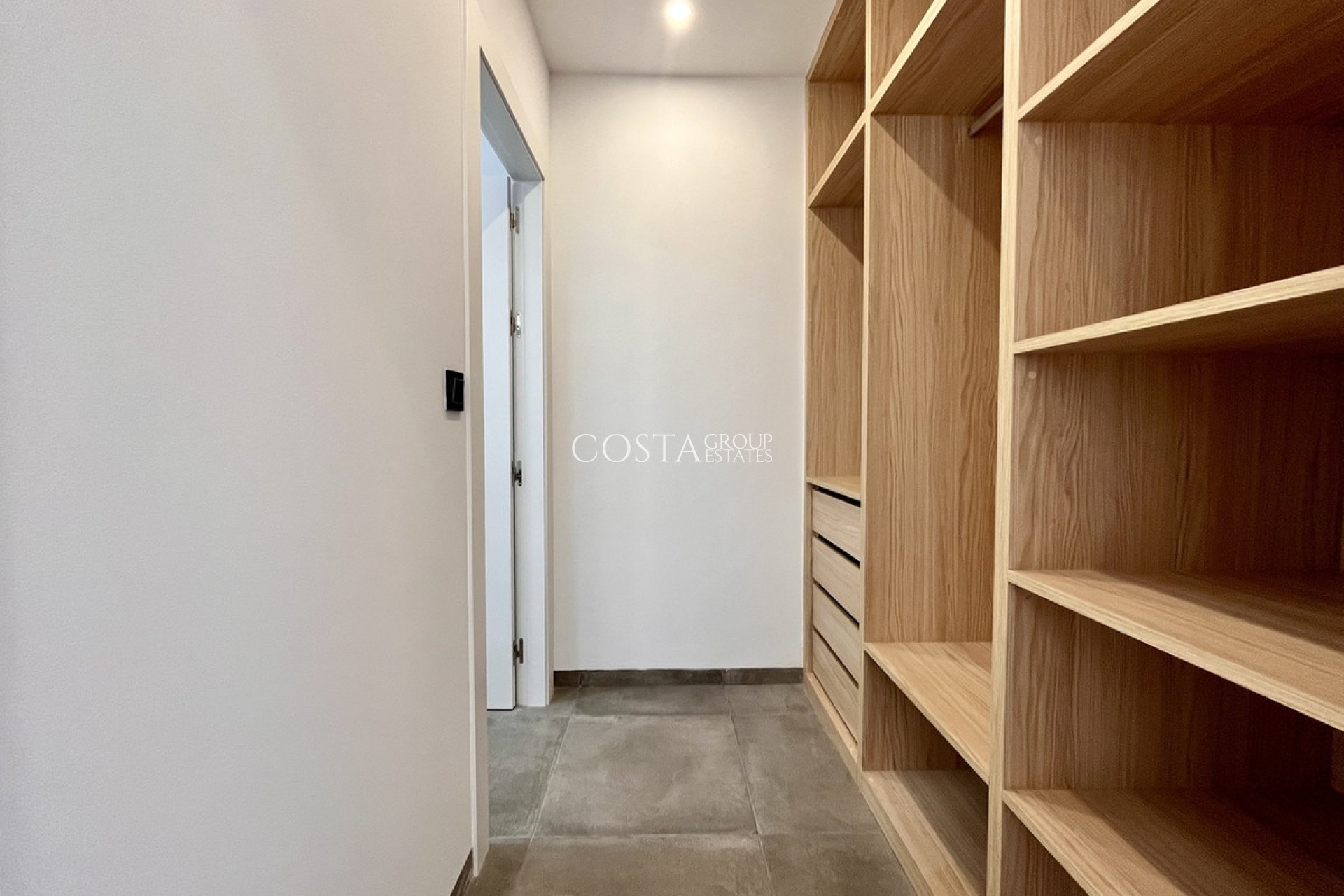 Resale - Villa -
Torrevieja - Torrevieja Centro