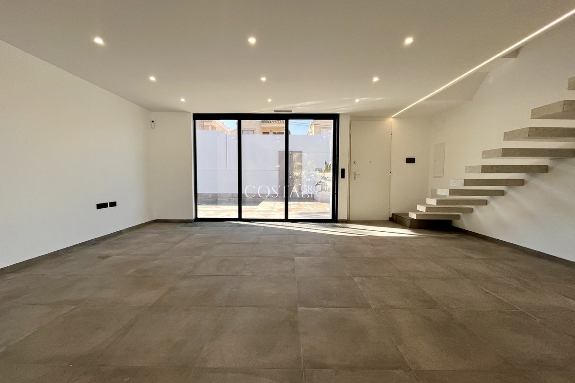 Resale - Villa -
Torrevieja - Torrevieja Centro