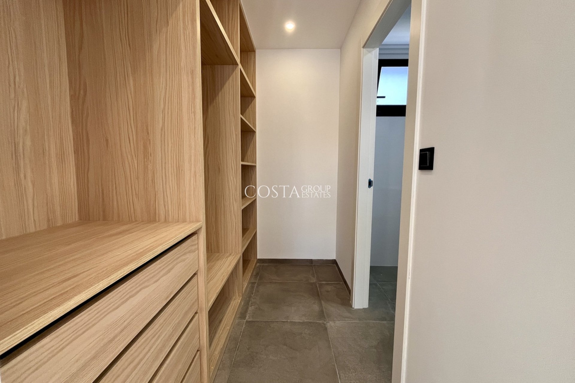 Resale - Villa -
Torrevieja - Torrevieja Centro