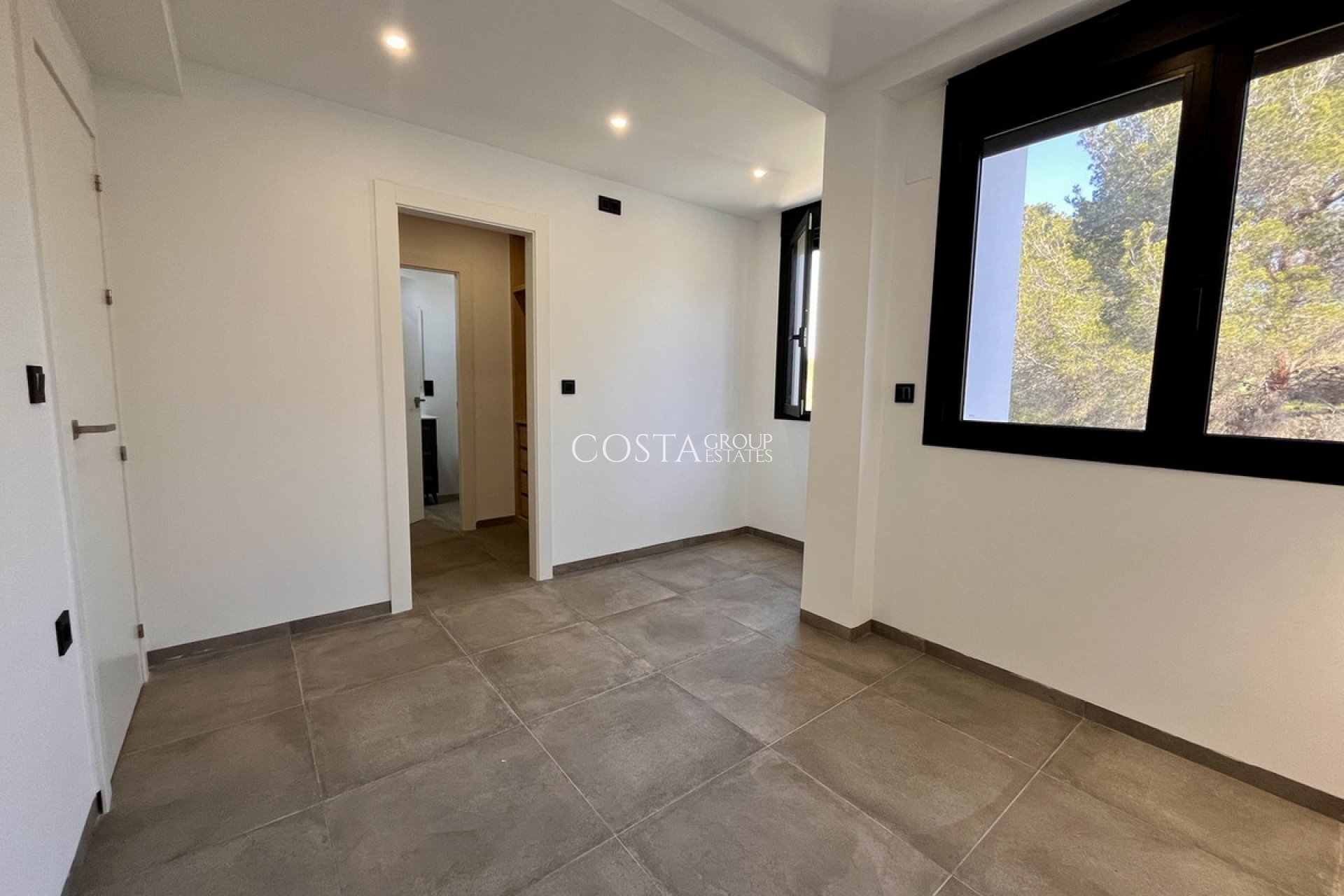 Resale - Villa -
Torrevieja - Torrevieja Centro