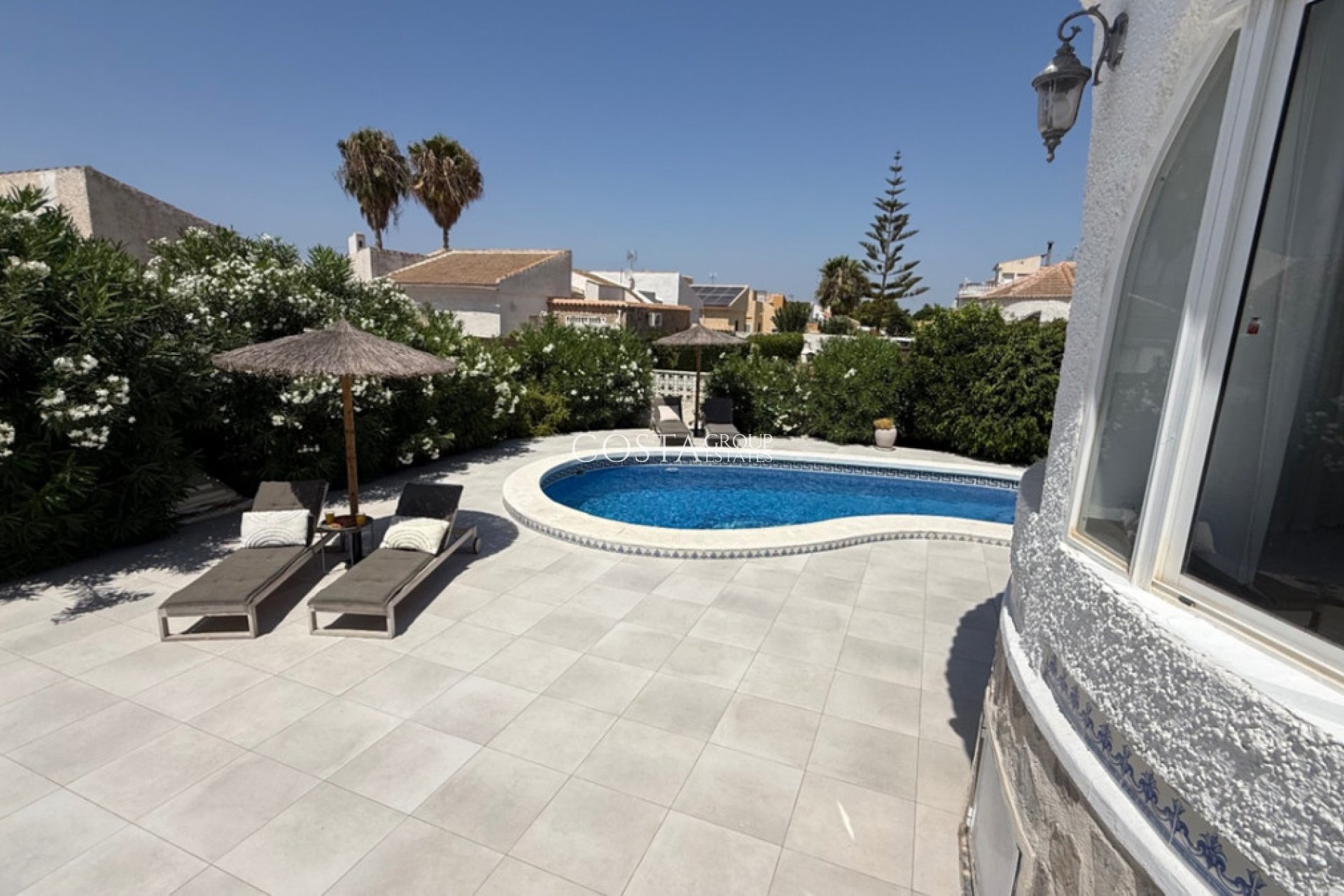Resale - Villa -
Torrevieja - Torrevieja Centro