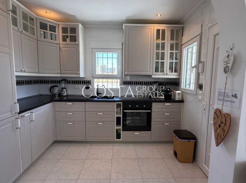 Resale - Villa -
Torrevieja - Torrevieja Centro