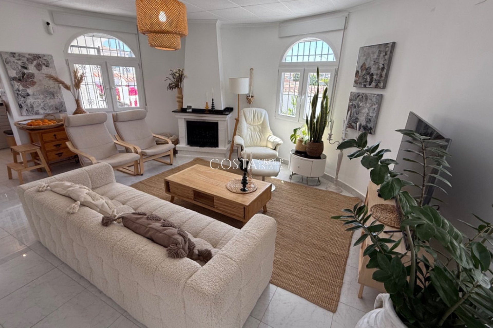 Resale - Villa -
Torrevieja - Torrevieja Centro