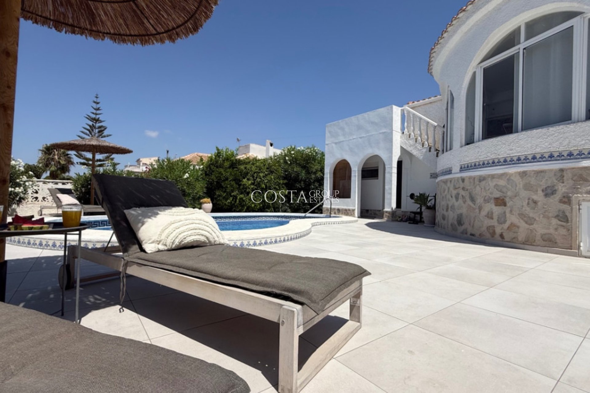 Resale - Villa -
Torrevieja - Torrevieja Centro