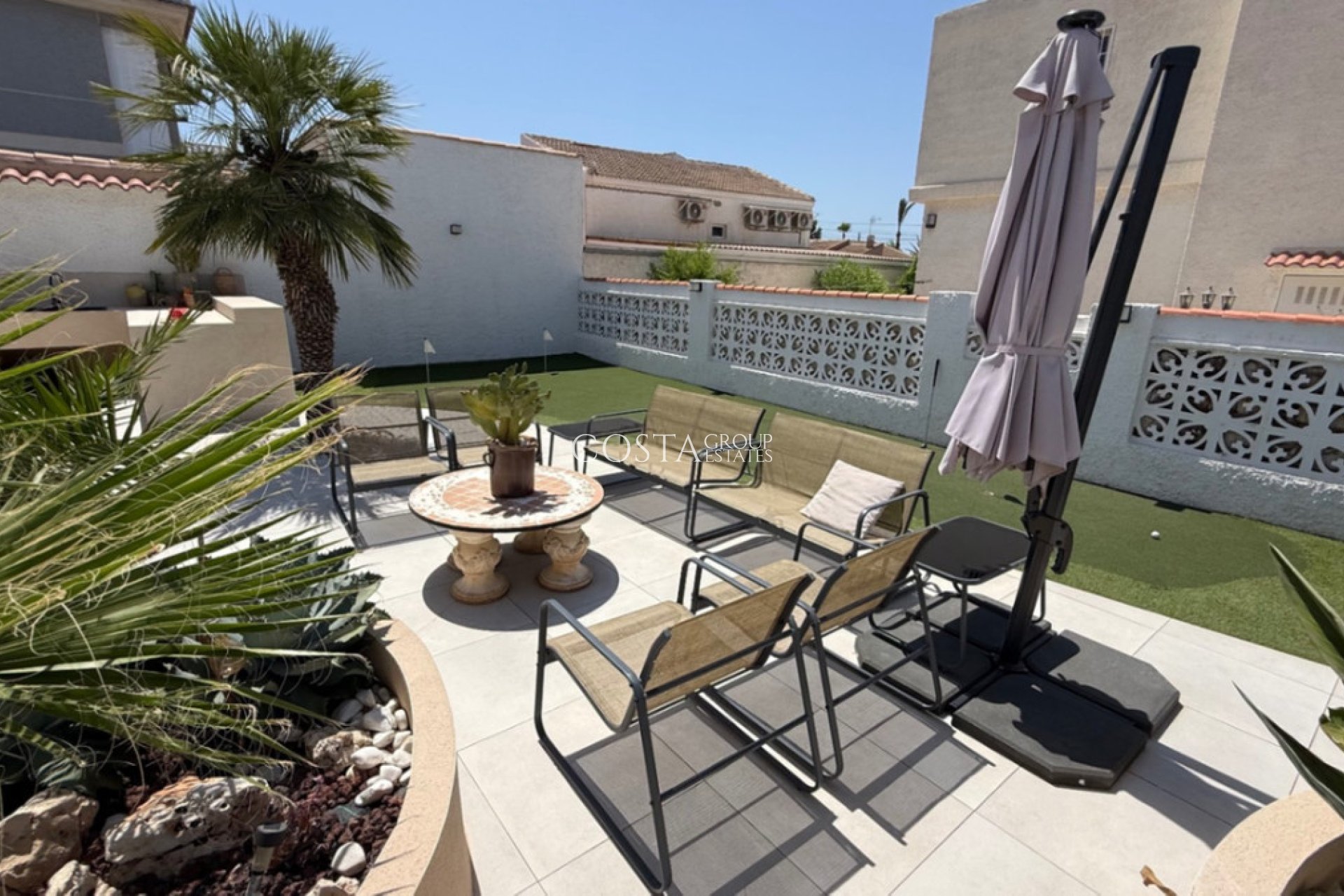 Resale - Villa -
Torrevieja - Torrevieja Centro