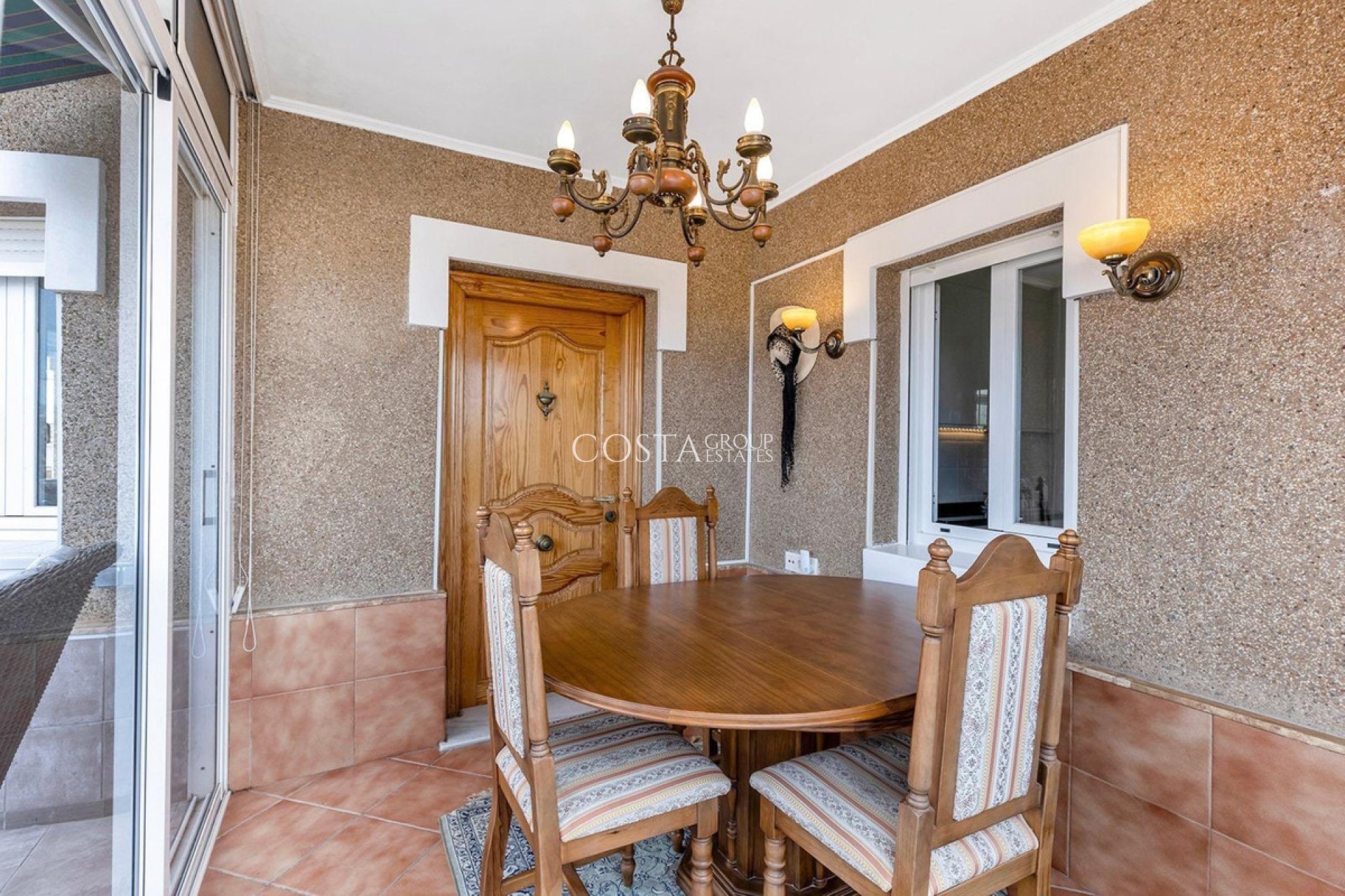 Resale - Villa -
Torrevieja - Torrevieja Centro