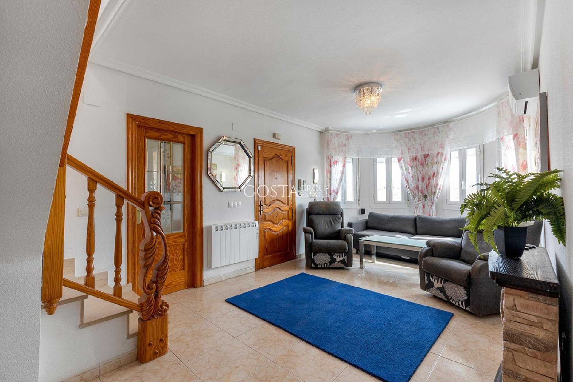 Resale - Villa -
Torrevieja - Torrevieja Centro