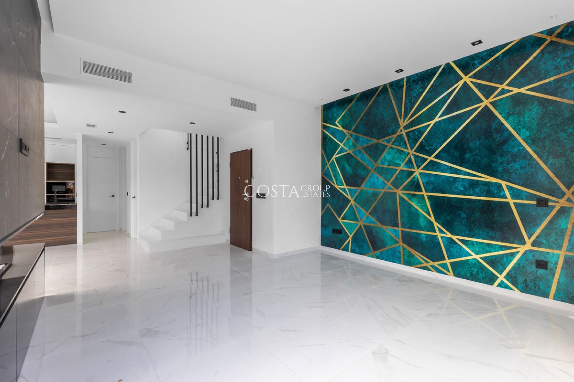 Resale - Villa -
Torrevieja - Torrevieja Centro