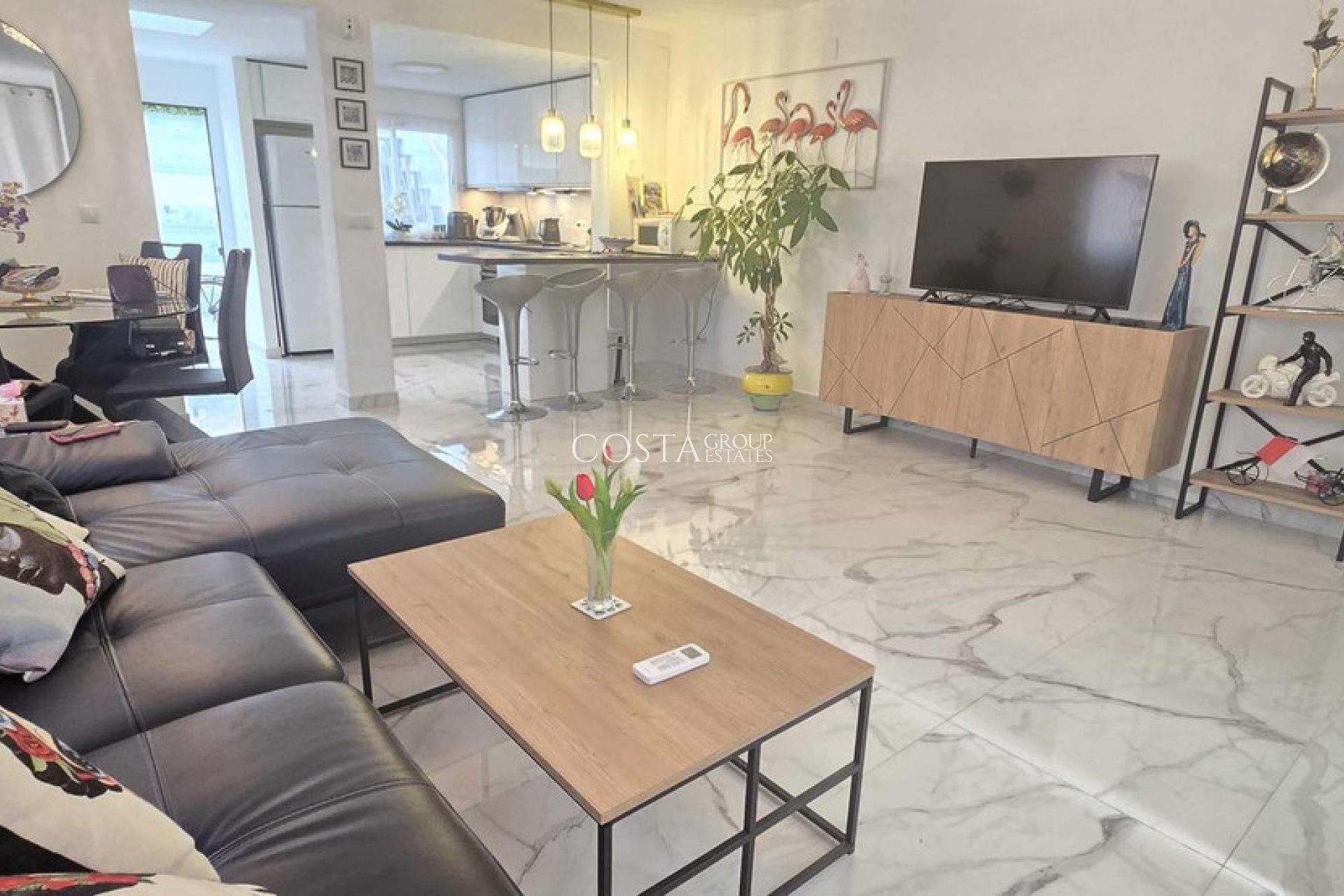 Resale - Villa -
Torrevieja - Torrevieja Centro