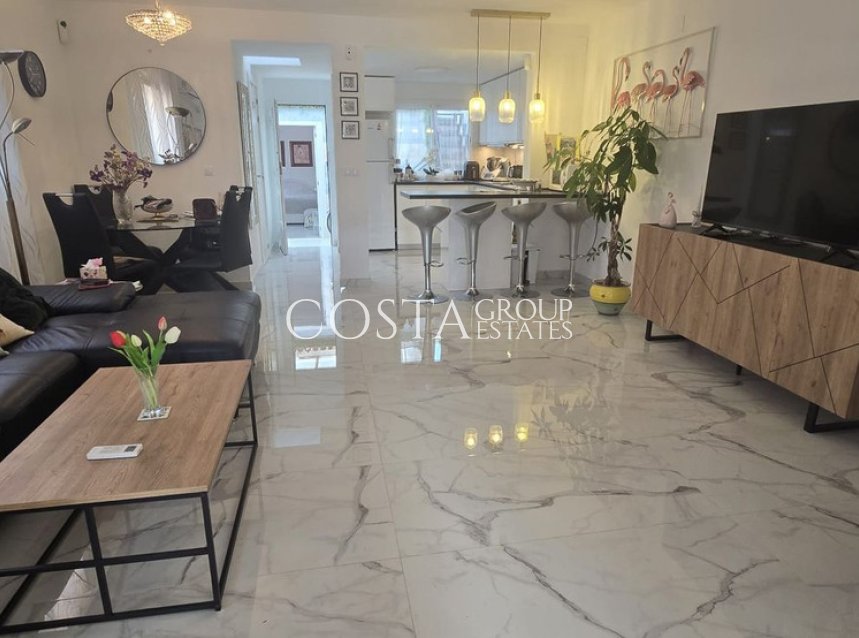 Resale - Villa -
Torrevieja - Torrevieja Centro