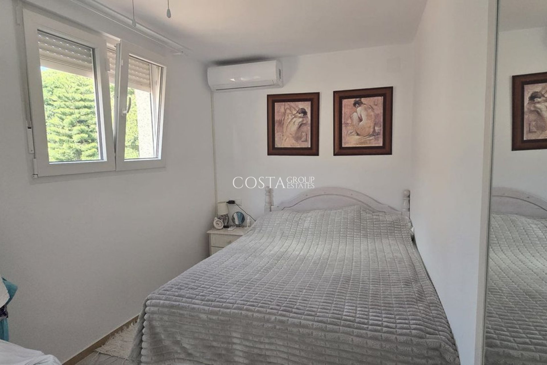 Resale - Villa -
Torrevieja - Torrevieja Centro