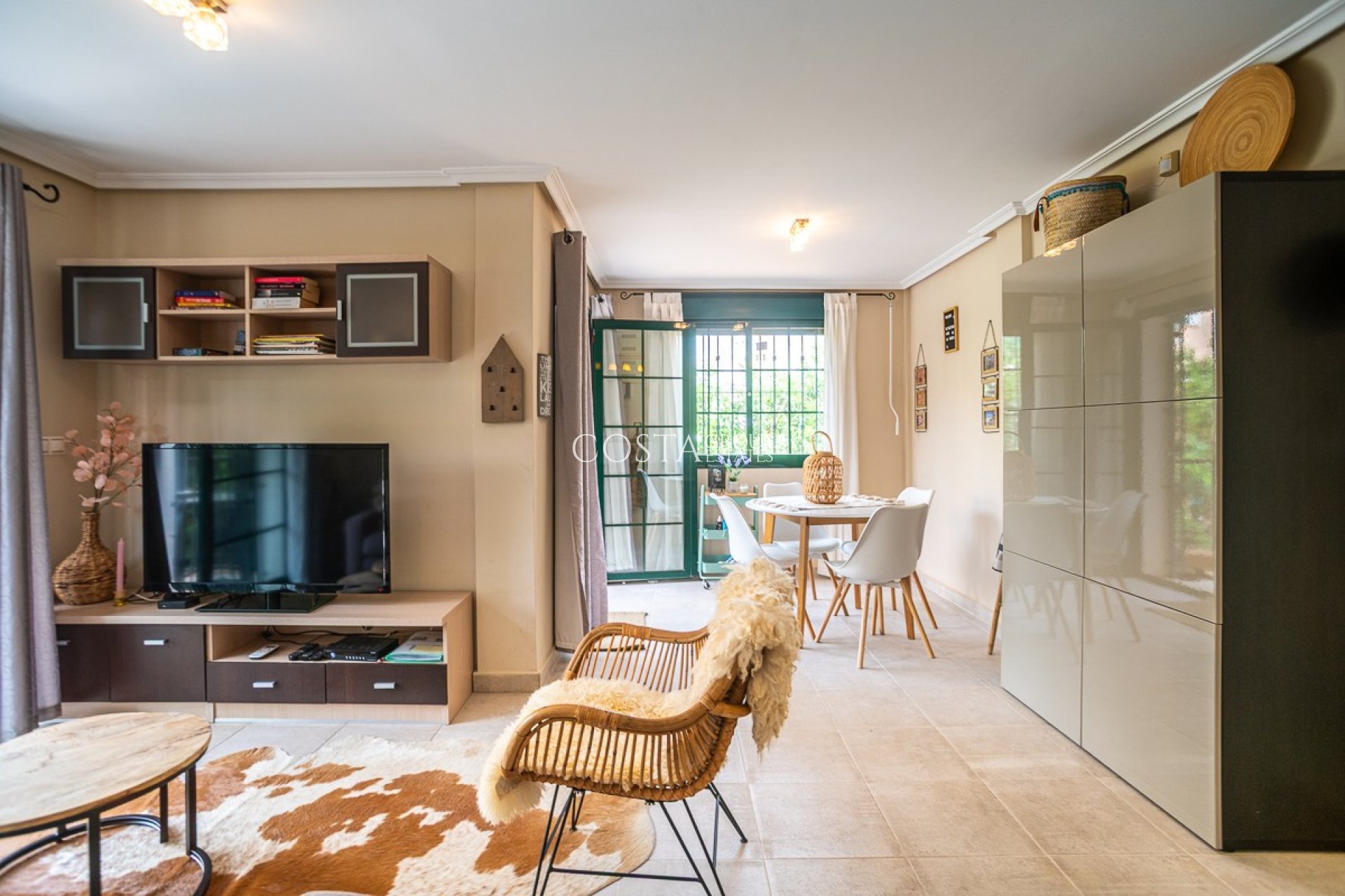 Resale - Villa -
Torrevieja - Torrevieja Centro