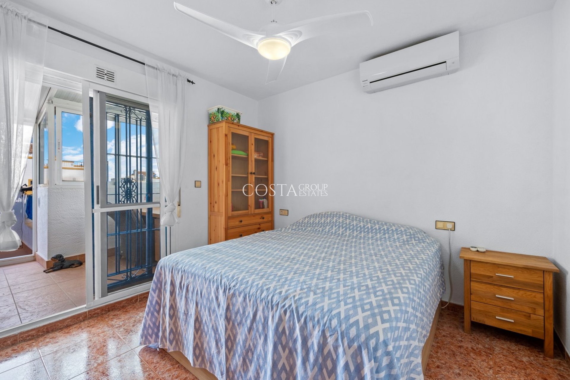 Resale - Villa -
Torrevieja - Torrevieja Centro