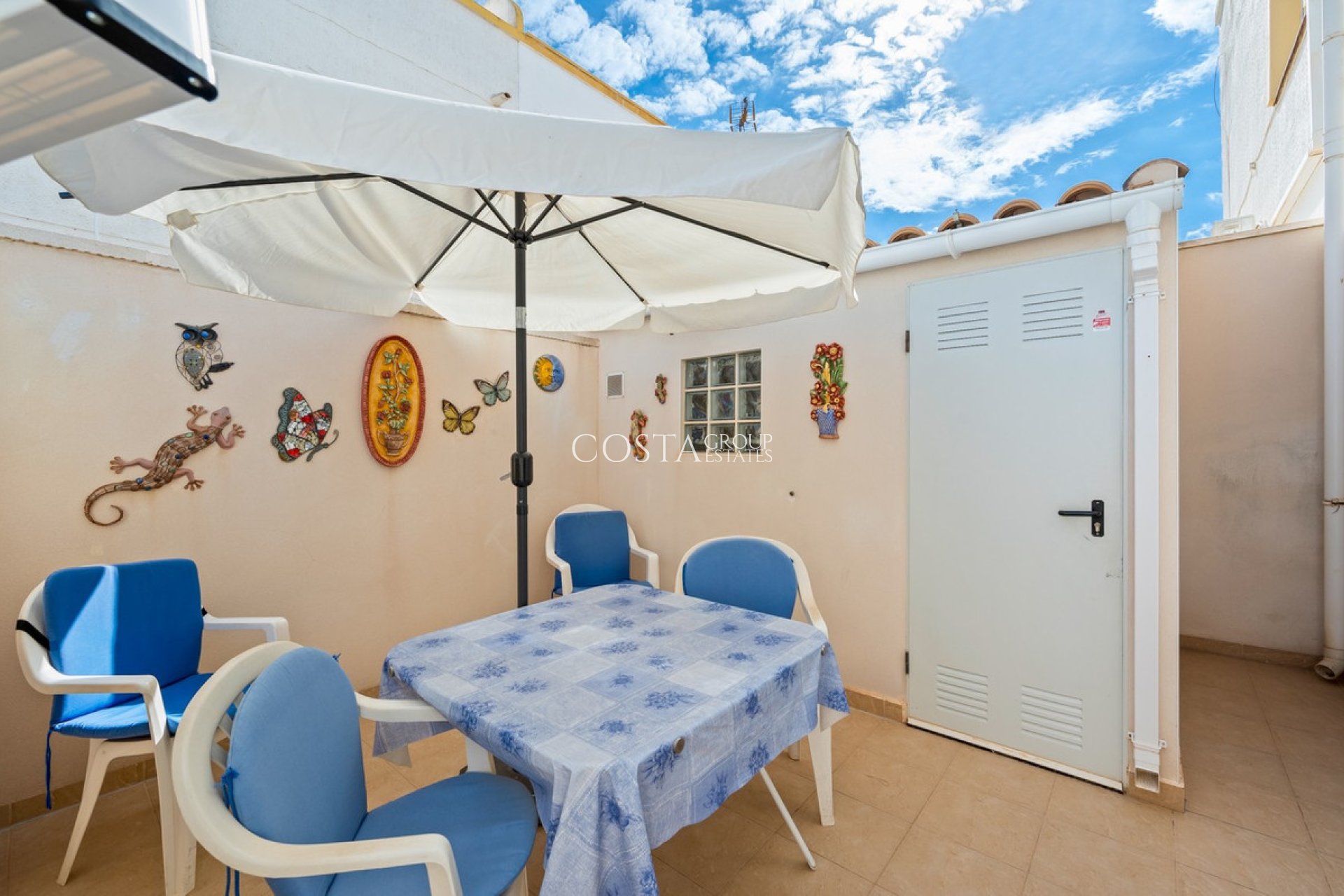 Resale - Villa -
Torrevieja - Torrevieja Centro