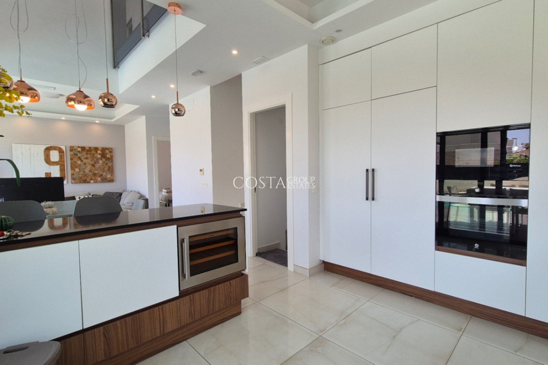 Resale - Villa -
Torrevieja - Torrevieja Centro