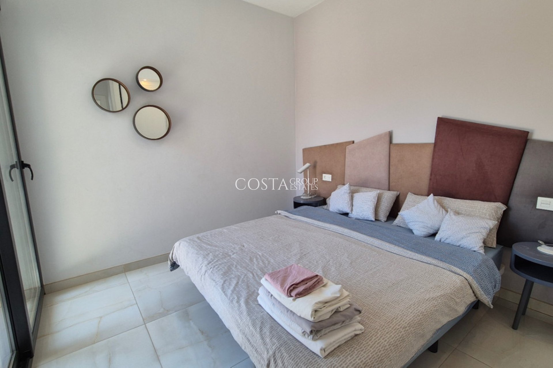Resale - Villa -
Torrevieja - Torrevieja Centro