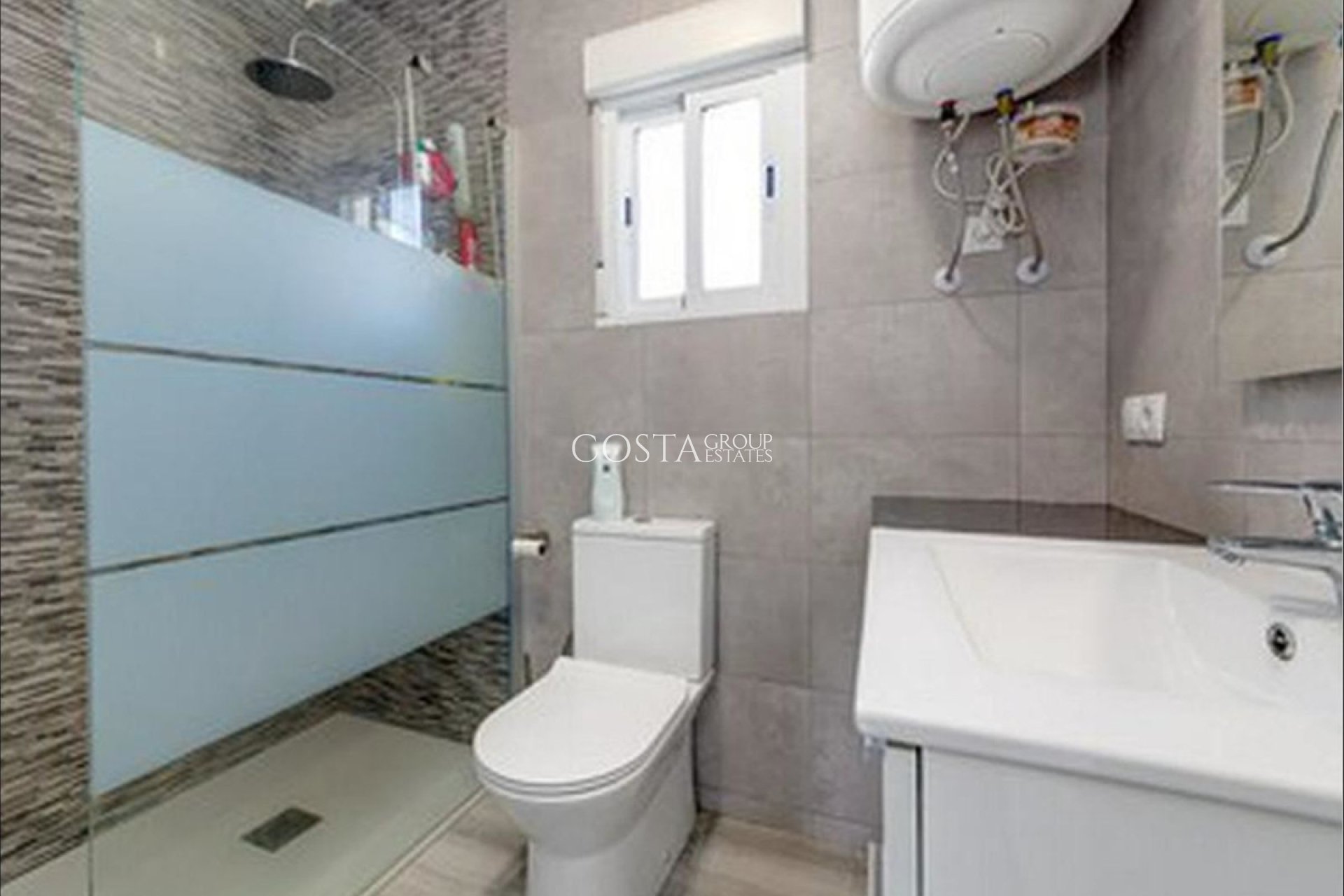 Resale - Villa -
Torrevieja - Torrevieja Centro