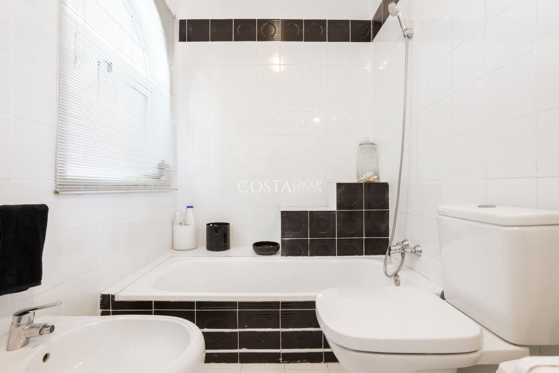 Resale - Villa -
Torrevieja - Torrevieja Centro