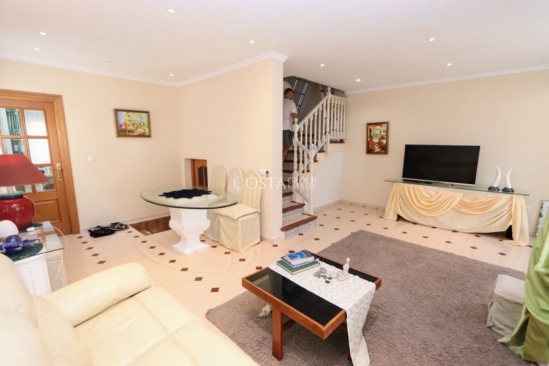 Resale - Villa -
Torrevieja - Torrevieja Centro