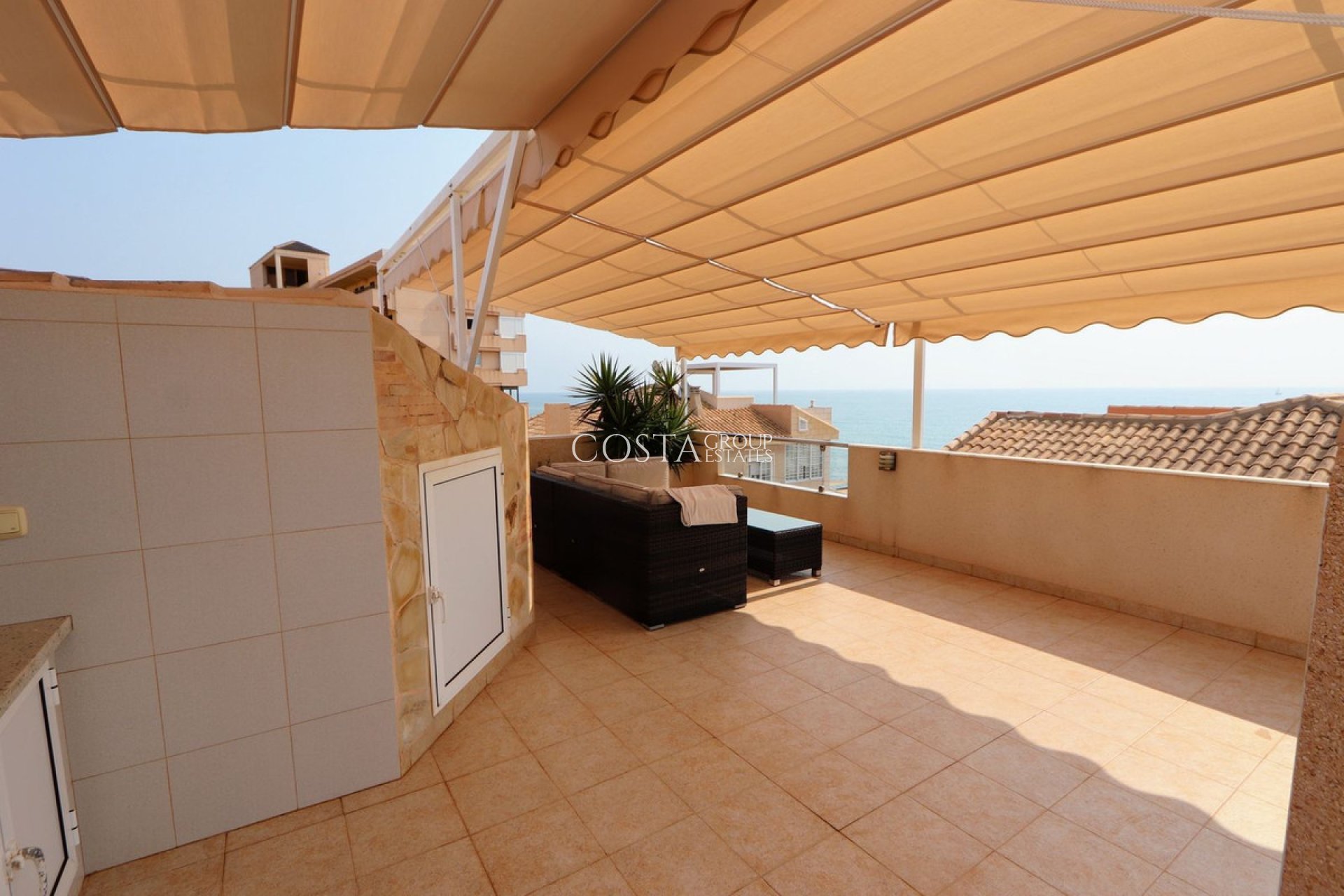 Resale - Villa -
Torrevieja - Torrevieja Centro