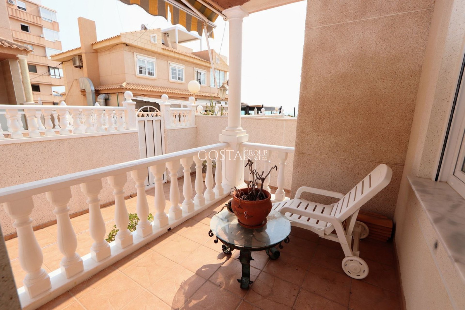 Resale - Villa -
Torrevieja - Torrevieja Centro
