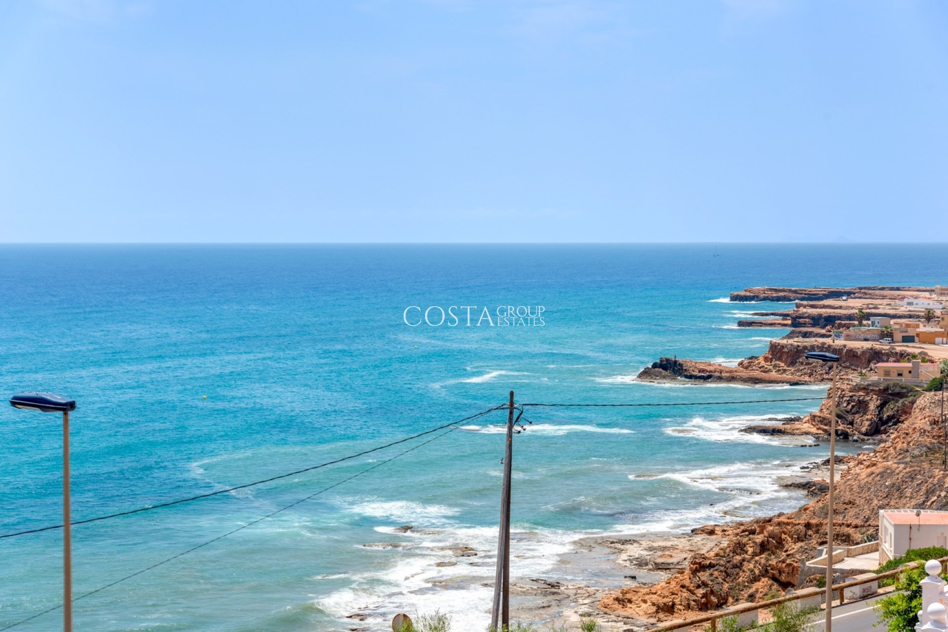 Resale - Villa -
Torrevieja