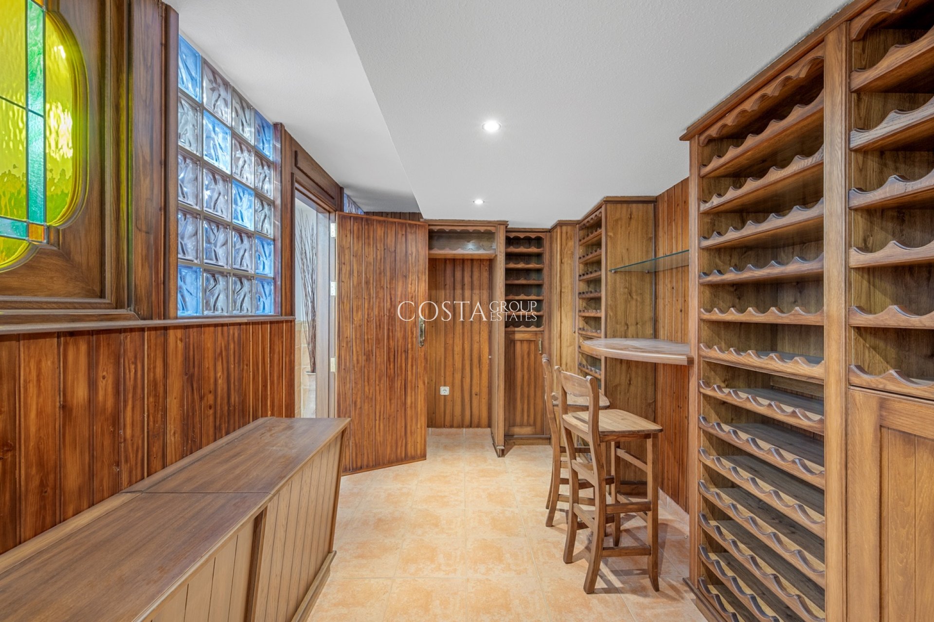 Resale - Villa -
Torrevieja