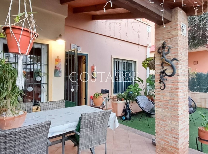 Resale - Villa -
Torrevieja