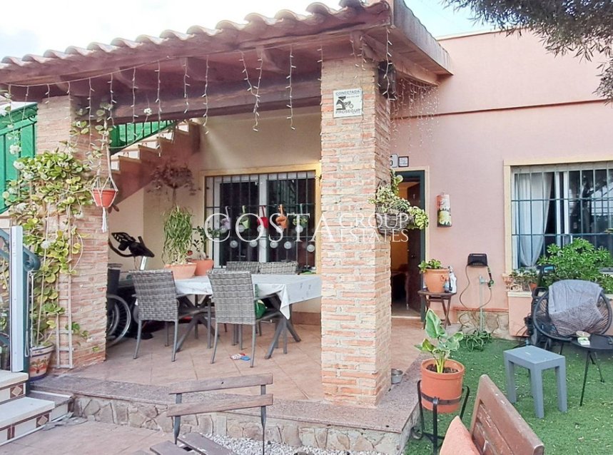 Resale - Villa -
Torrevieja