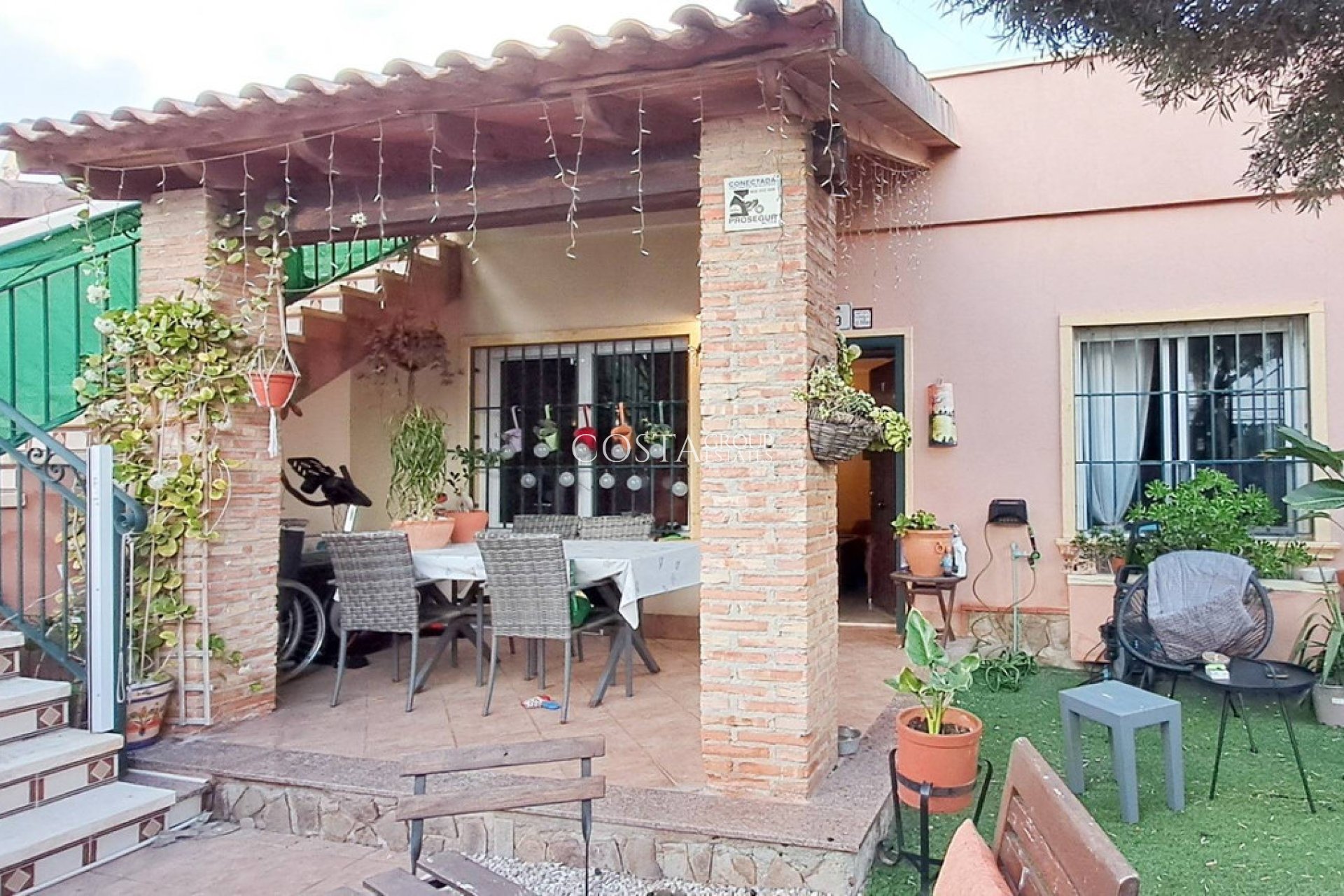Resale - Villa -
Torrevieja