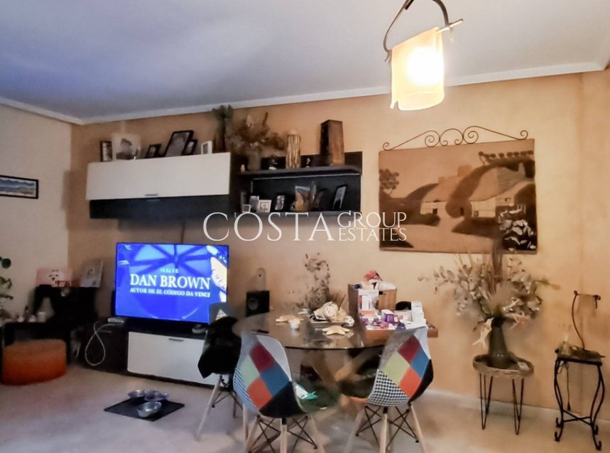 Resale - Villa -
Torrevieja
