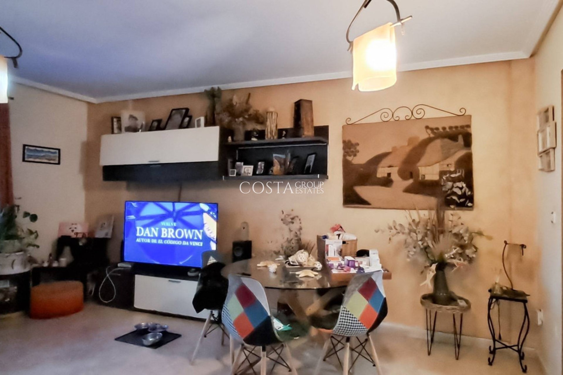 Resale - Villa -
Torrevieja