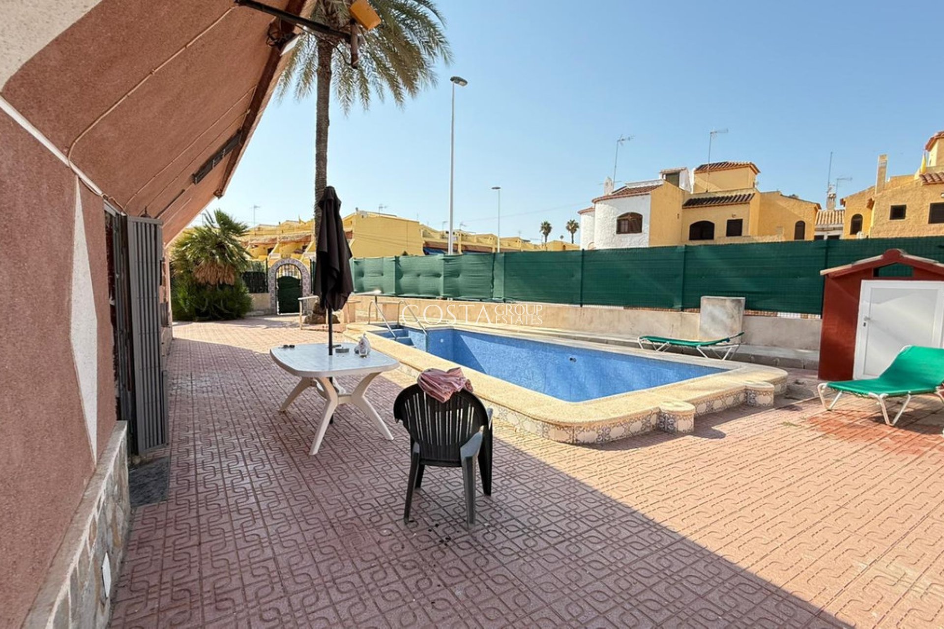 Resale - Villa -
Torrevieja