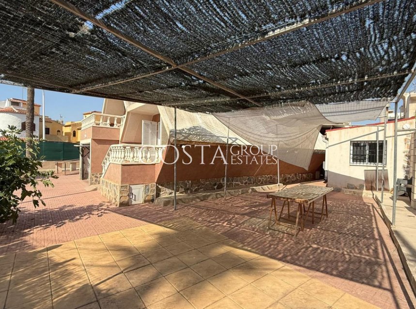 Resale - Villa -
Torrevieja